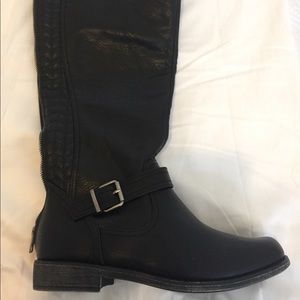 Brand new never worn black just fab boots